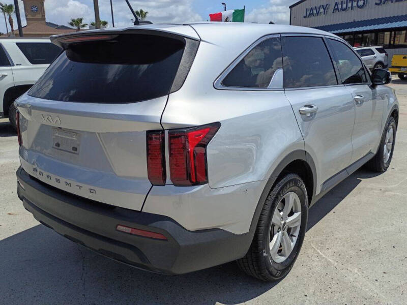 2022 Kia Sorento LX