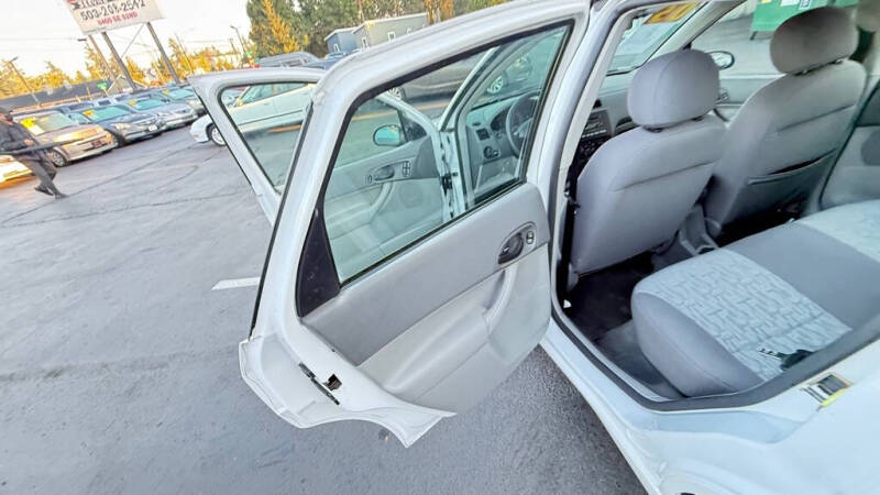 2005 Ford Focus ZX4 S