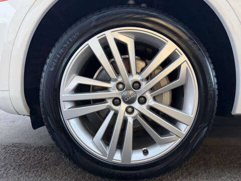 2018 Audi Q5 2.0T quattro Premium Plus