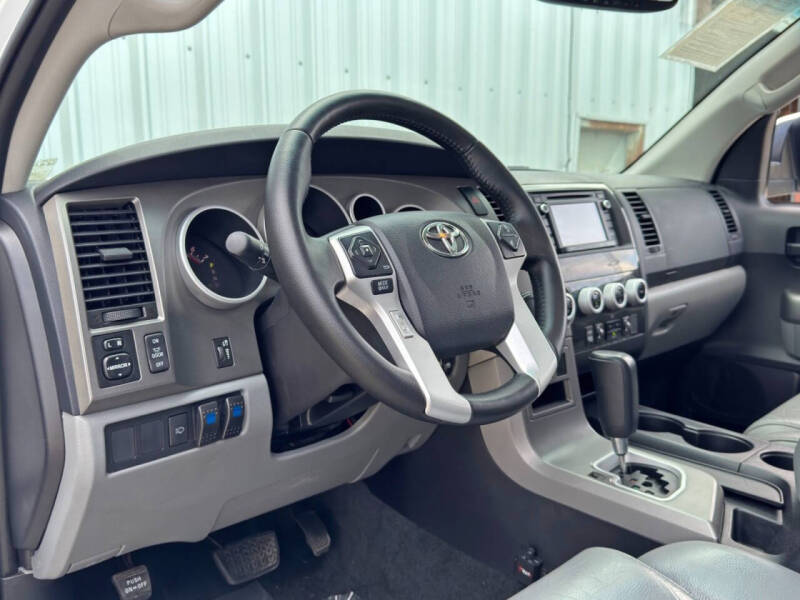 2016 Toyota Sequoia SR5