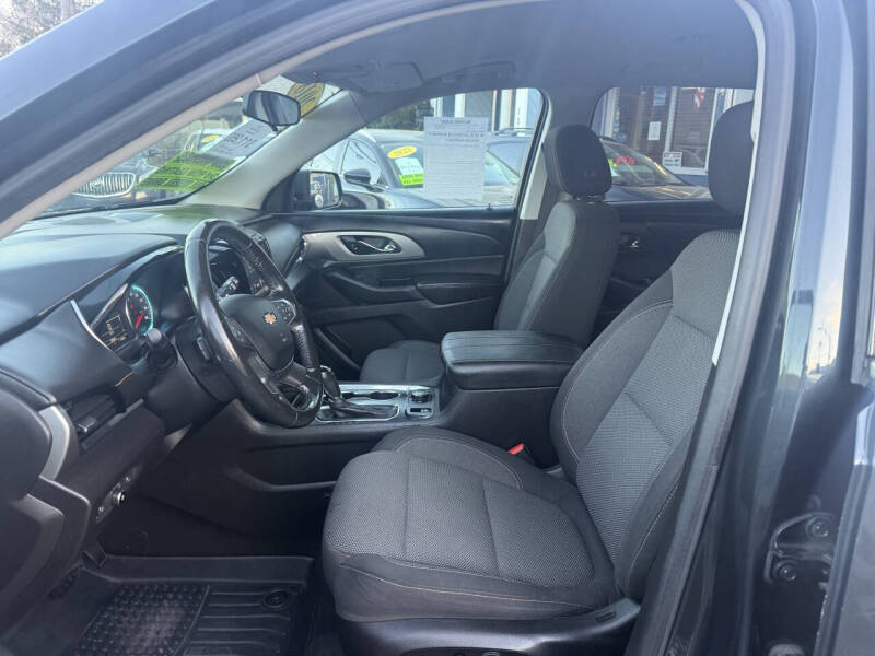 2018 Chevrolet Traverse LT Cloth