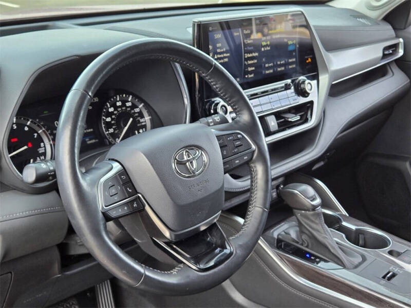 2021 Toyota Highlander Platinum