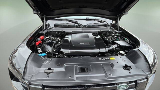 2025 Land Rover Defender 110 P300 S