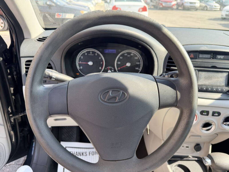 2011 Hyundai Accent GL