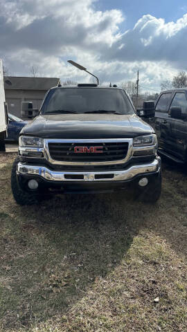 2007 GMC Sierra 2500HD Classic for sale at DRIVE SAFE AUTO LLC in Springfield OH