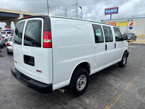 2017 GMC Savana 2500