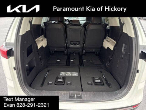 2024 Kia Carnival EX