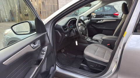 2021 Ford Escape Hybrid SE