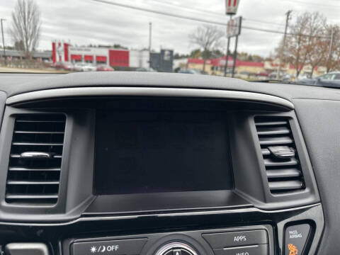 2020 Nissan Pathfinder S
