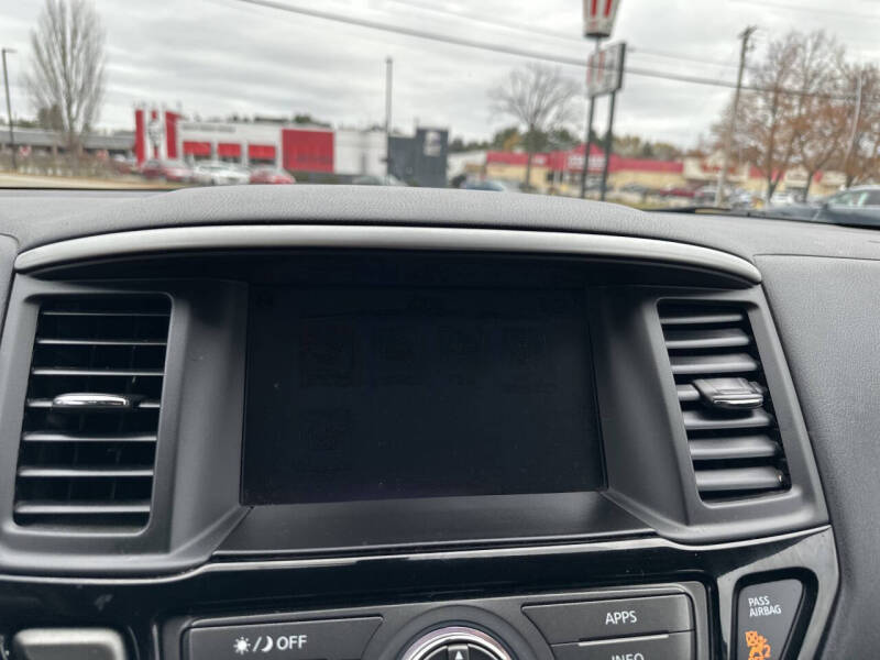 2020 Nissan Pathfinder S