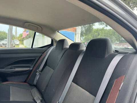 2022 Nissan Versa SR