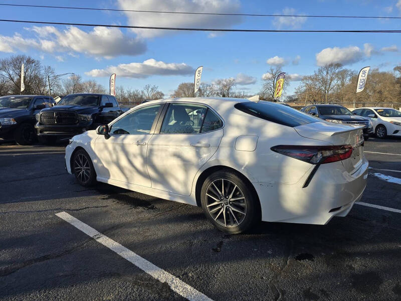 2022 Toyota Camry SE