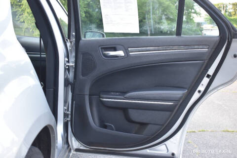 2011 Chrysler 300 C