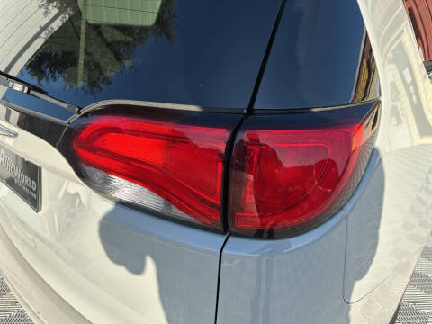 2017 Chrysler Pacifica Touring