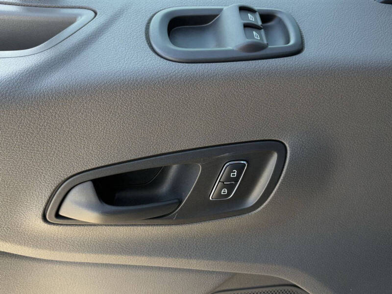 2025 Ford Transit 250