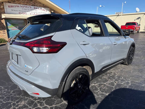 2022 Nissan Kicks SR