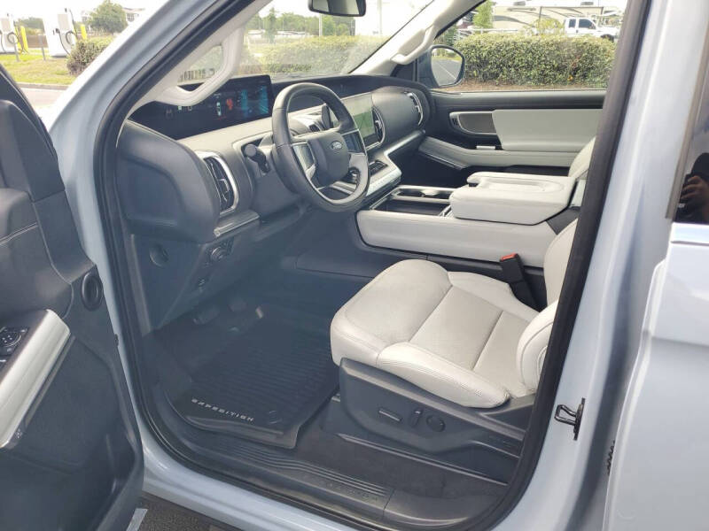 2025 Ford Expedition Platinum
