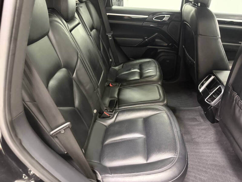 2016 Porsche Cayenne S E-Hybrid
