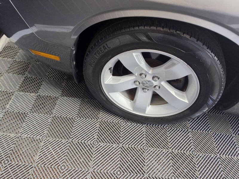 2012 Dodge Challenger SXT