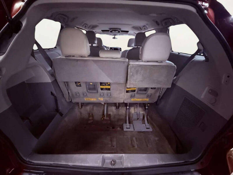 2013 Toyota Sienna XLE 8-Passenger