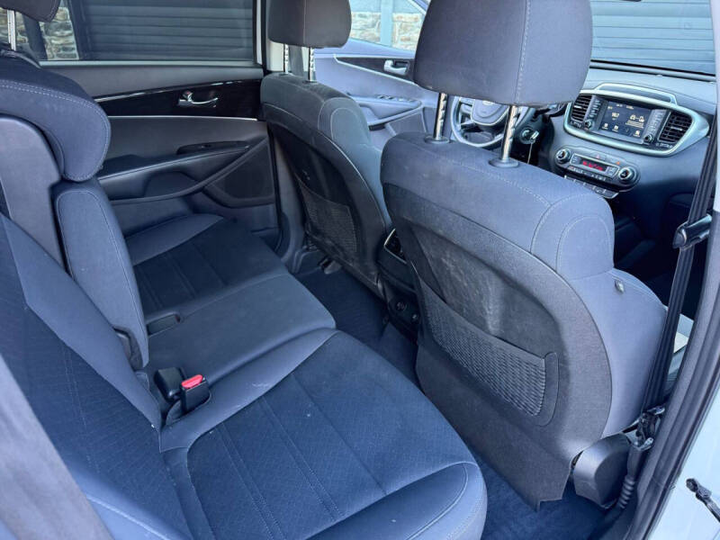 2019 Kia Sorento S V6