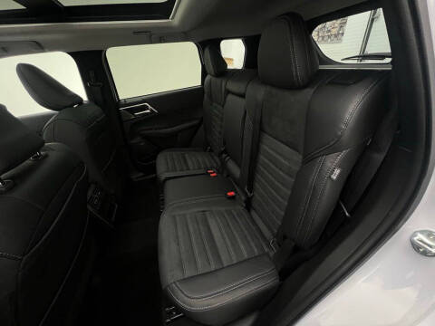 2026 Mitsubishi Outlander SE