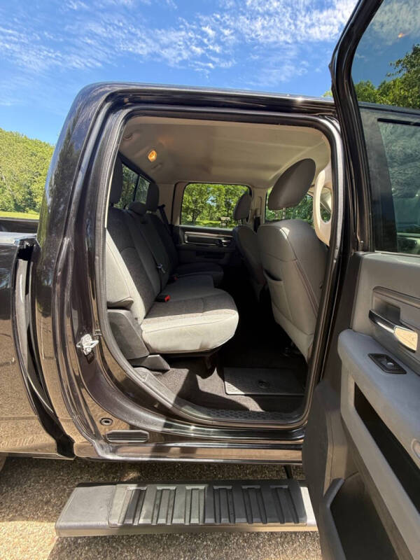 2016 RAM 1500 SLT