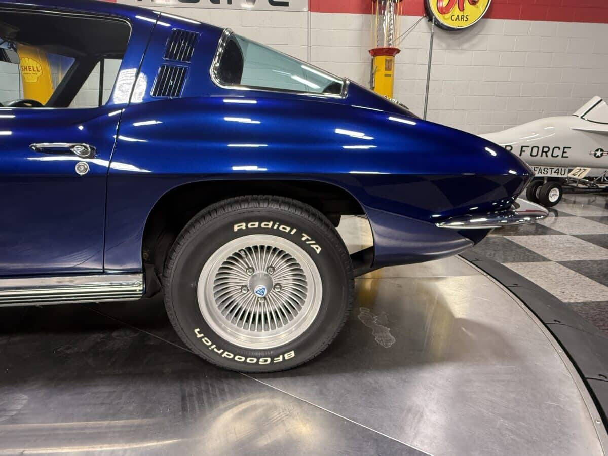 1964 Chevrolet Corvette 29