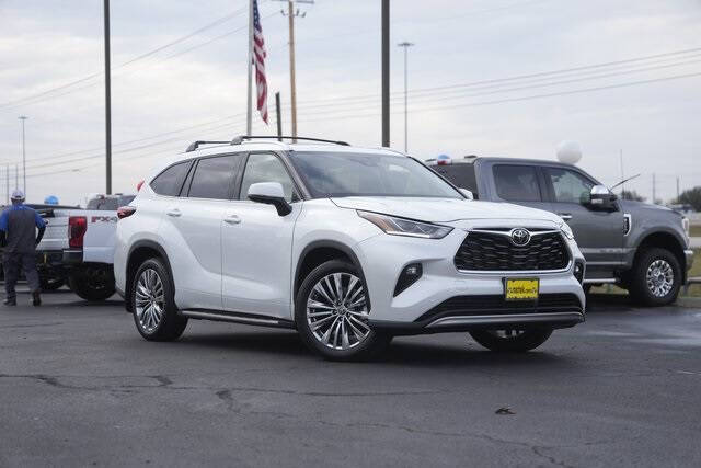 2022 Toyota Highlander Platinum
