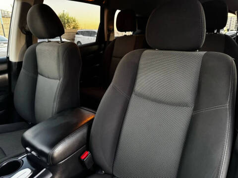 2020 Nissan Pathfinder S