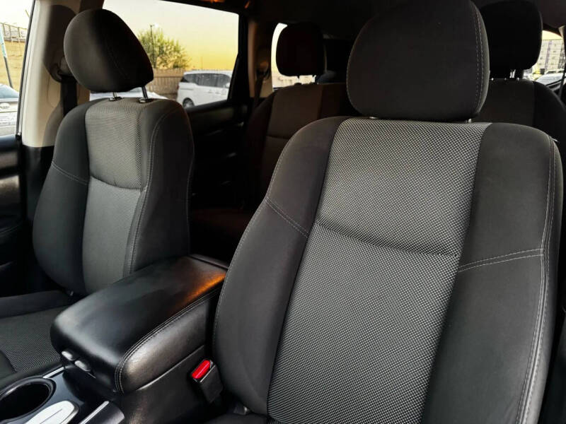 2020 Nissan Pathfinder S