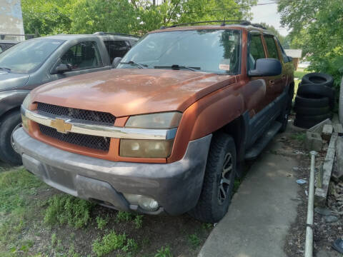 2004 Chevrolet Avalanche for sale at New Start Motors LLC in Montezuma IN