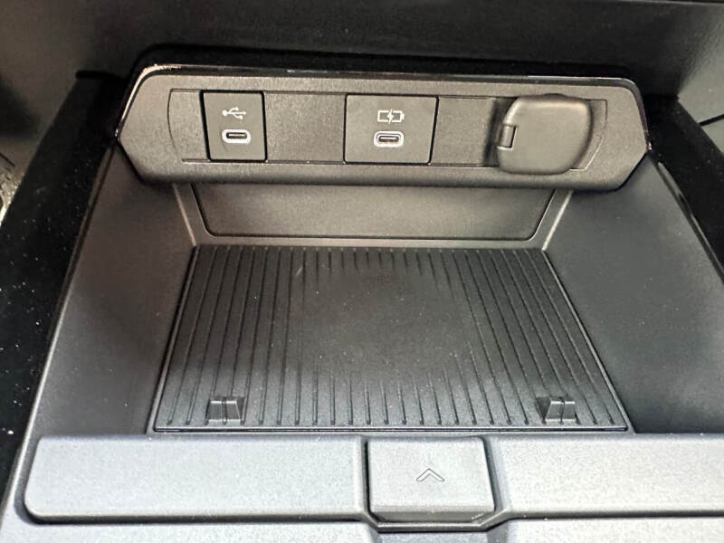 2025 Toyota Prius Plug-in Hybrid