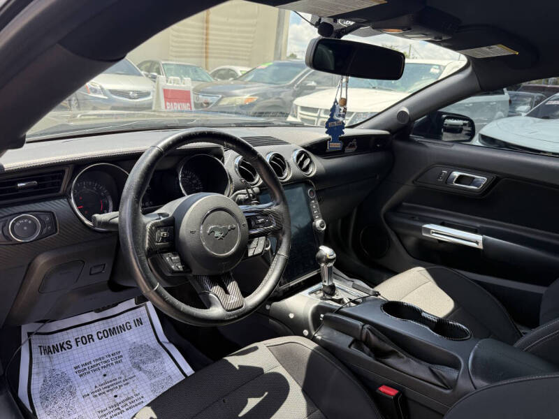 2016 Ford Mustang V6