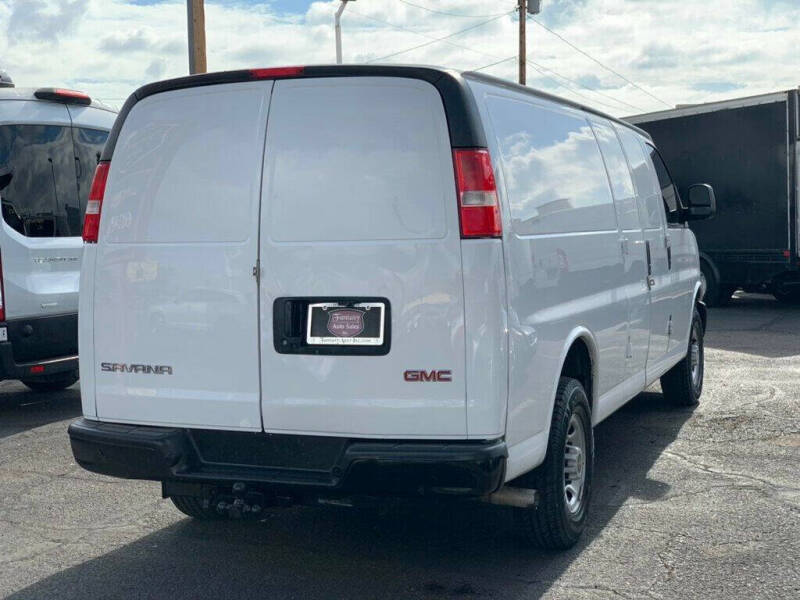 2022 GMC Savana 2500