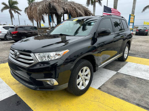 2013 Toyota Highlander for sale at D&S Auto Sales, Inc in Melbourne FL