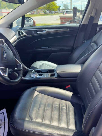 2017 Ford Fusion SE