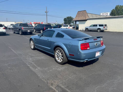 2006 Ford Mustang GT Deluxe