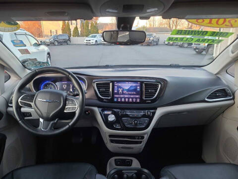 2018 Chrysler Pacifica Touring L Plus