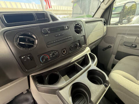 2017 Ford E-Series E-350 SD