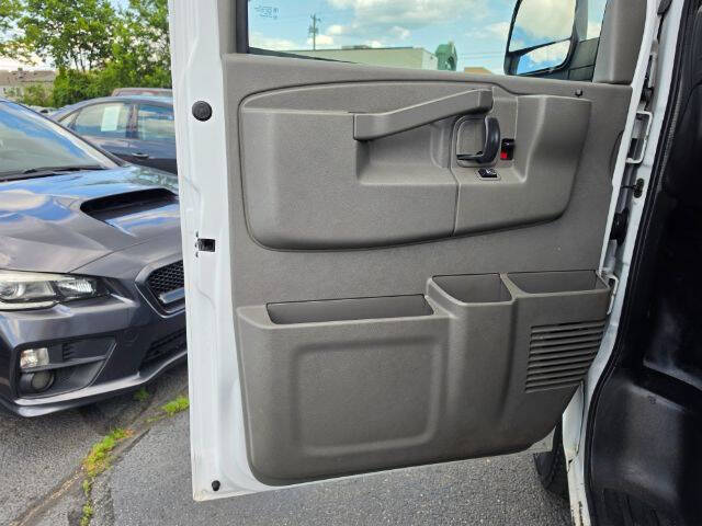 2017 GMC Savana 2500