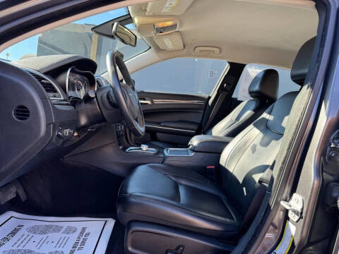 2017 Chrysler 300 Limited