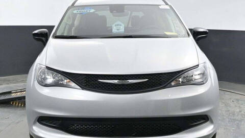 2024 Chrysler Voyager LX