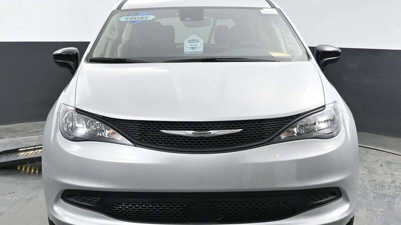 2024 Chrysler Voyager LX