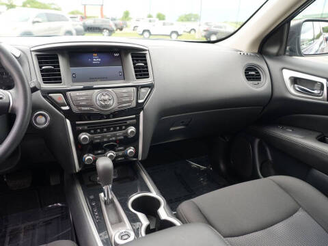 2020 Nissan Pathfinder S