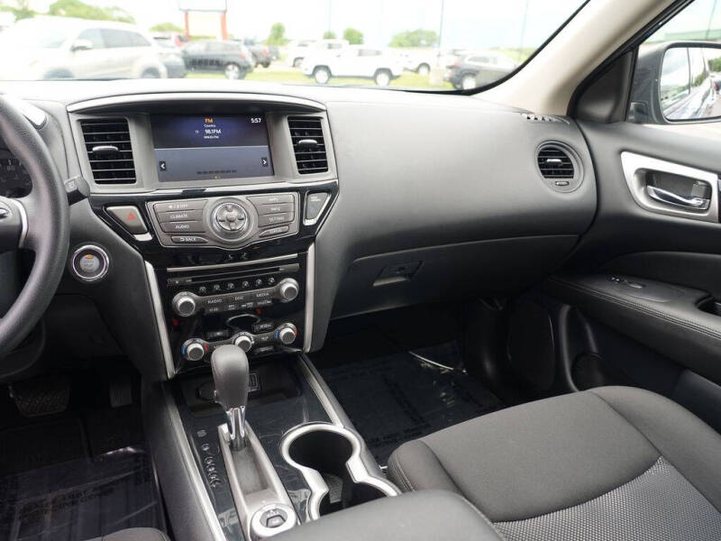 2020 Nissan Pathfinder S