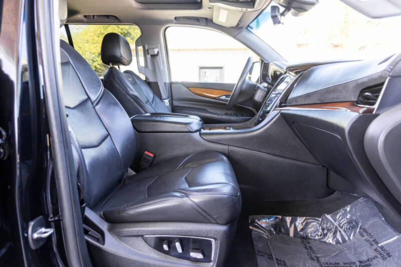 2017 Cadillac Escalade Luxury