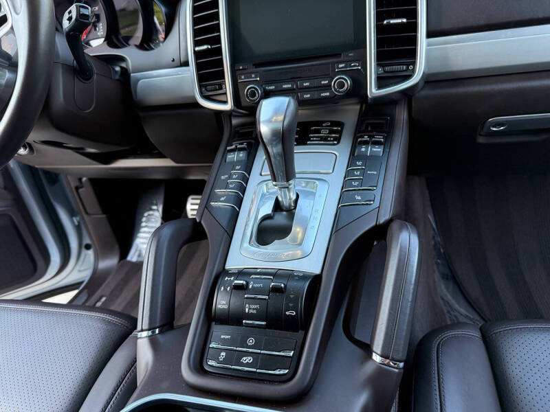 2017 Porsche Cayenne GTS