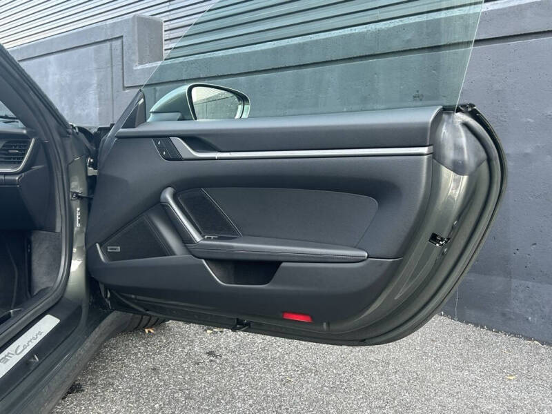 2022 Porsche 911 Carrera