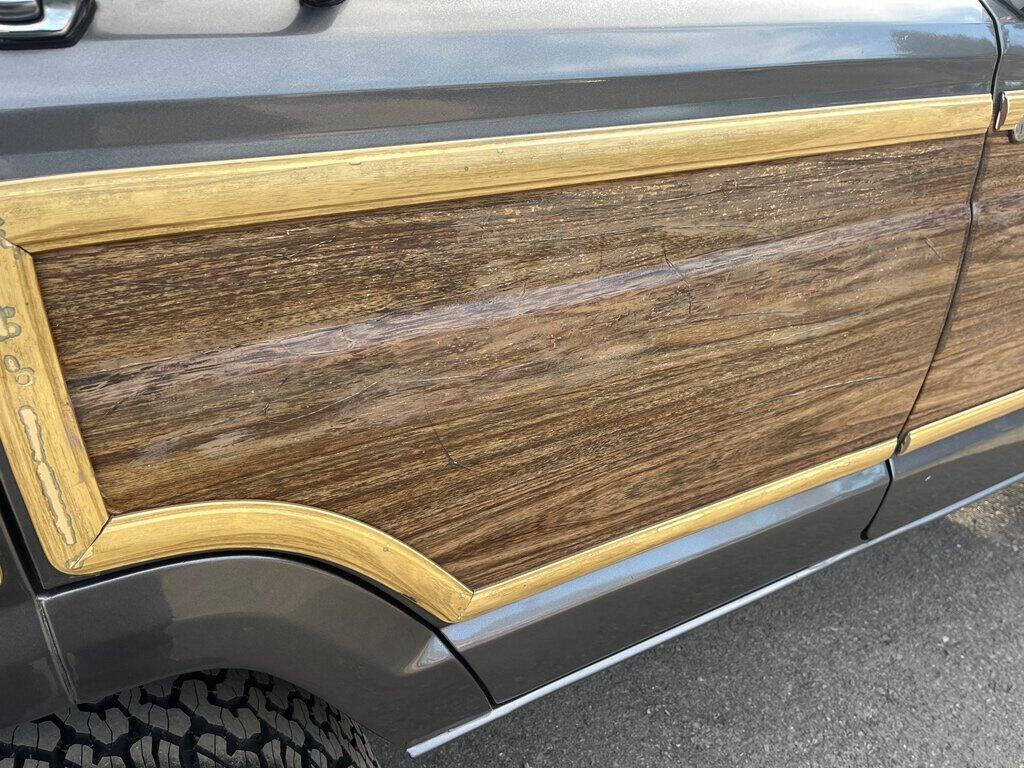 1989 Jeep Grand Wagoneer 50